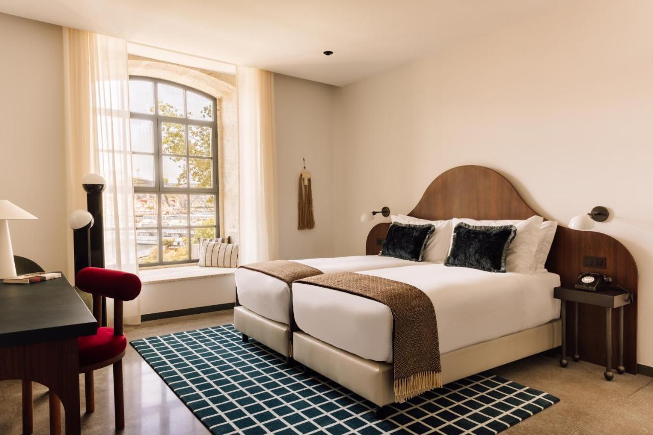 The Rebello Hotel & Spa - Small Luxury Hotels Of The World Vila Nova de Gaia Exterior photo A guest room at the Hotel 57