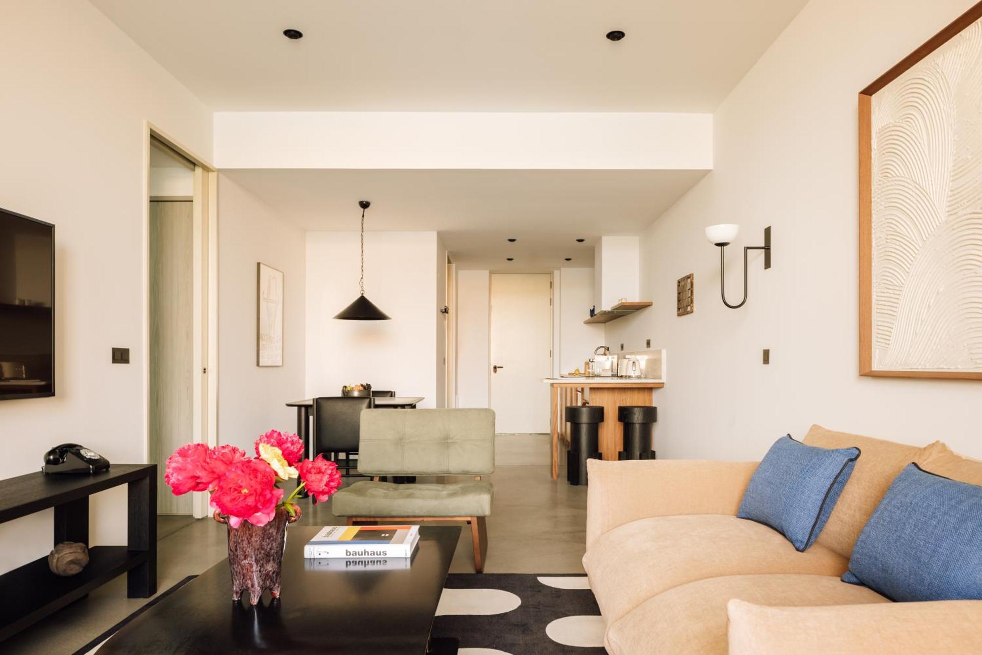 The Rebello Hotel & Spa - Small Luxury Hotels Of The World Vila Nova de Gaia Exterior photo A living room at the Standard East Village